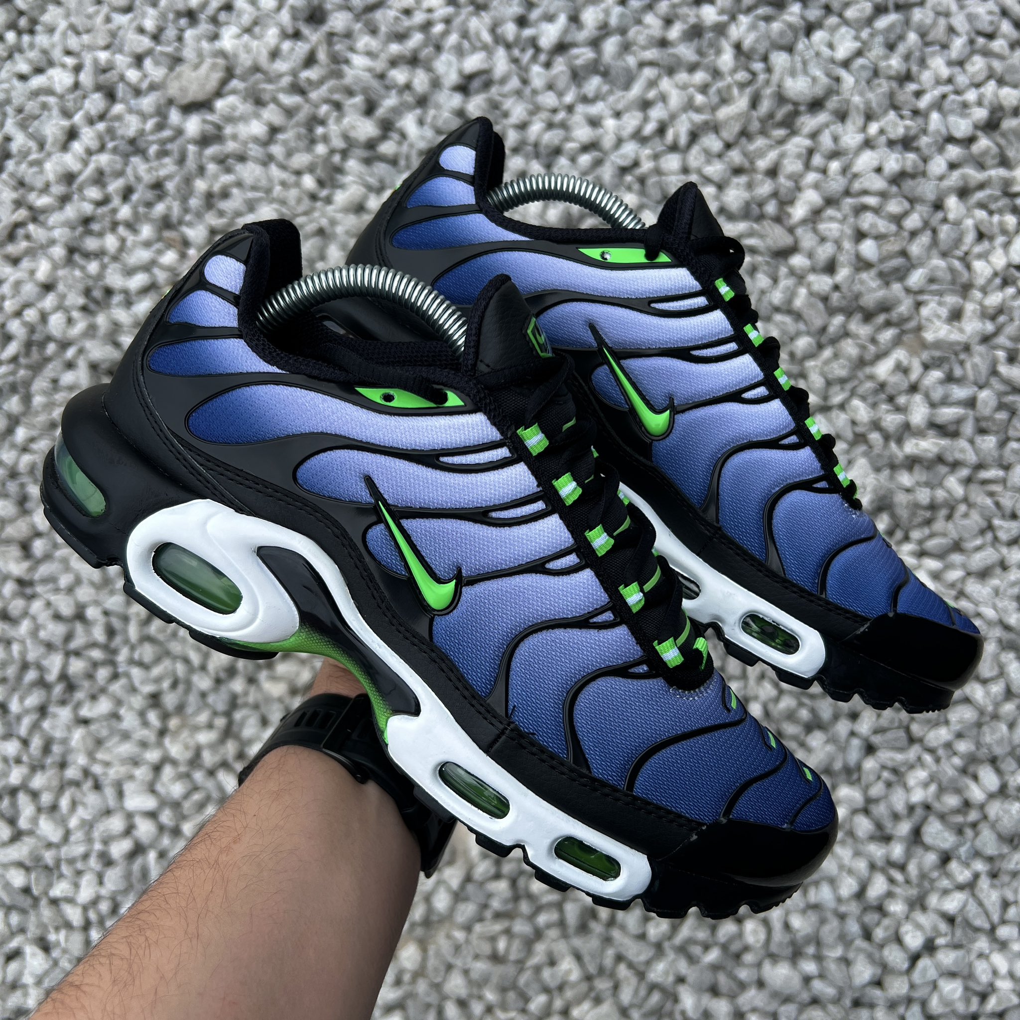 Nike 27 green shop and black