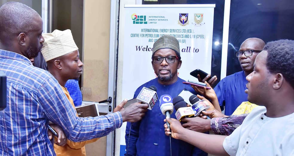 IESLGLOBAL94's tweet photo. The Maiden Edition of the annual Lecture Series in honour of #DrDiranFawibe, a doyen of the Nigerian oil and gas industry held on Wednesday, July 19, 2023 at the 𝗨𝗻𝗶𝘃𝗲𝗿𝘀𝗶𝘁𝘆 𝗼𝗳 𝗜𝗯𝗮𝗱𝗮𝗻. 

#DrDiranFawibeAnnualLectureSeries 
#IESLGlobal #CPEEL https://t.co/VLQLe5KISh