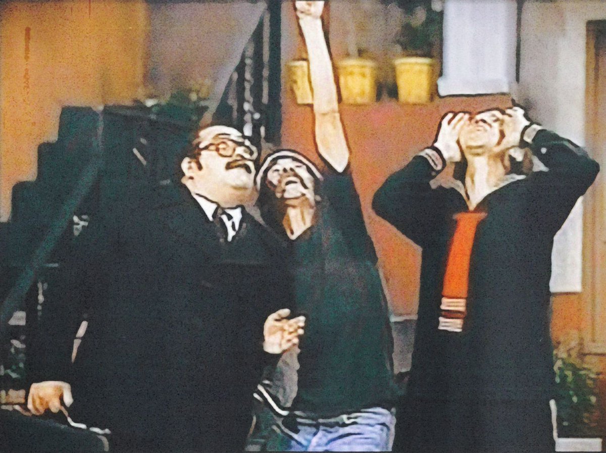 ¡Ya llegó el platillo volador!😱😱😱

#OVNIS #Ovni #ElChavoDel8 #ElChavoDelOcho #DonRamón #RonDamón #Quico