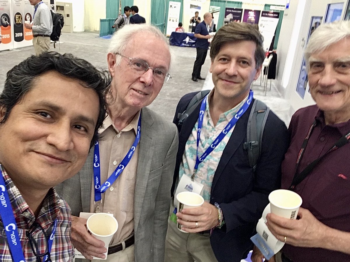 Maureen_Lagos's tweet photo. Creating good memories and having fun at #MM2023: Scientific discussions on scattering delocalization, plasmon/phonon wakes and induced polarization with Ray Egerton, Ben McMorran, and Phil Batson. https://t.co/E5iXyGxWPV