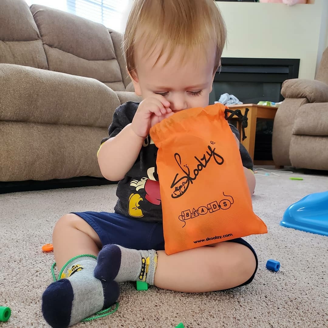 Many Skoolzy products come with tote bags so that lids can not only learn through playing with our toys, but learn to put the toys away. This also lets your child carry their toys and makes them excellent for long roadtrips or flights.