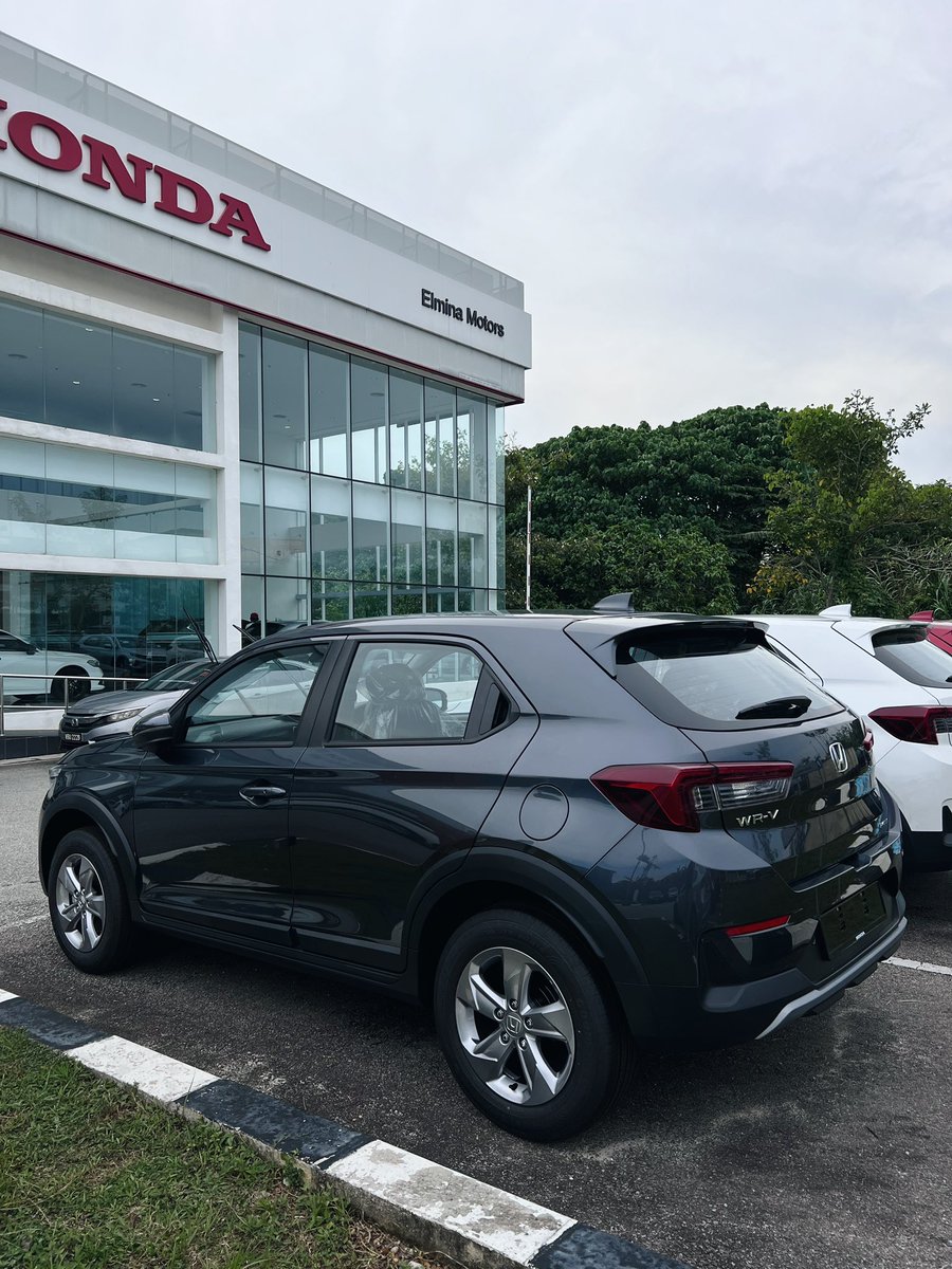 afiqueafandi's tweet photo. Honda WR-V 2023🔥

E spec

RM95,900

- Honda Sensing
- remote engine start
- walk away auto lock
- projector headlight

Bulanan RM1,012 saja https://t.co/D7PdDaku1l