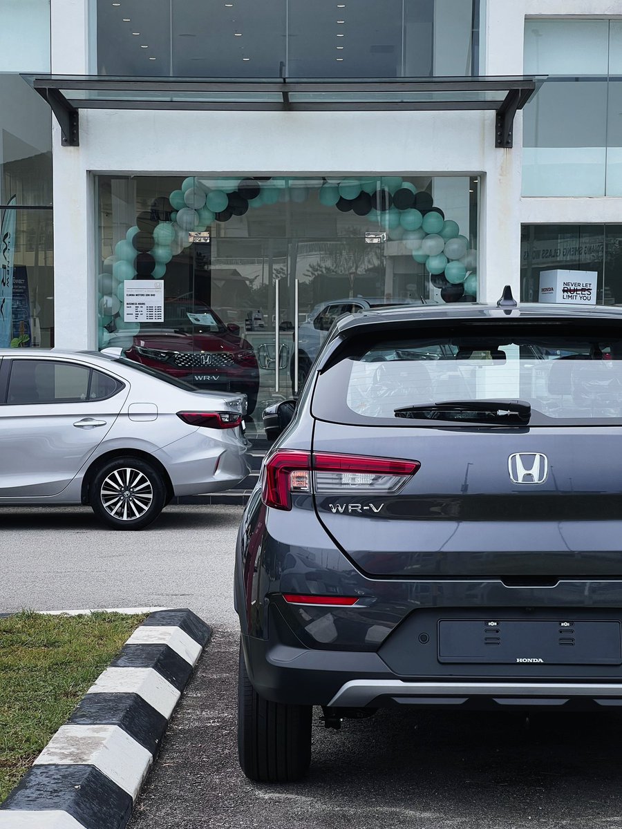 afiqueafandi's tweet photo. Honda WR-V 2023🔥

E spec

RM95,900

- Honda Sensing
- remote engine start
- walk away auto lock
- projector headlight

Bulanan RM1,012 saja https://t.co/D7PdDaku1l