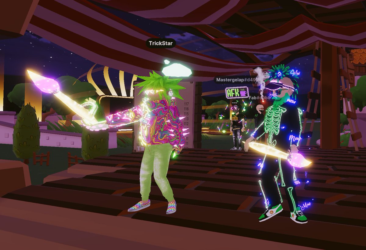 zom_eth's tweet photo. Super glad to see this cool #wearable in #Decentraland.  Thanks for the work @TrickStarETH :D

Golden Brush ~ TrickStar x Zom :
https://t.co/ScW89vavLB https://t.co/Dk3XRBZ35L