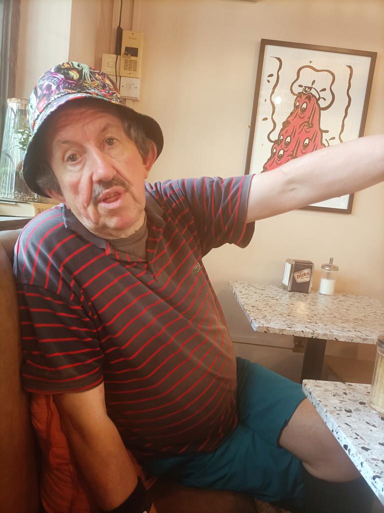 lorraine_warde's tweet photo. @AndyJenkin6 on the ground floor in #dicksbar #bedfordstreet #norwich & Andy's wearing his new #blue #shorts that his #girlfriend Janette bought him, the colourful #buckethat that #builder Glen gave him & the #black knee-length thick #woolensocks Andy bought on #norwichmarket ! https://t.co/gk6AtBIddc