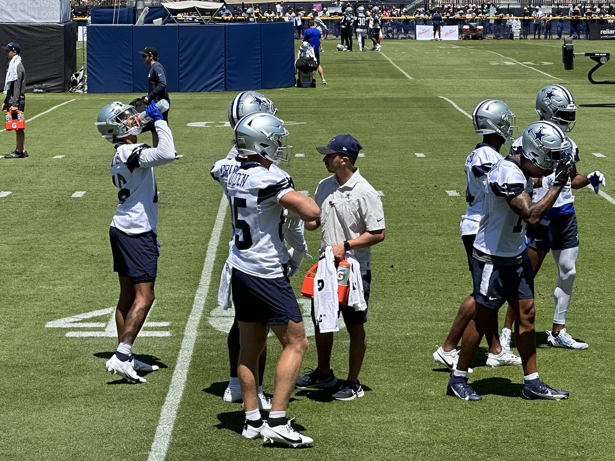 KRGVSports's tweet photo. Great to see @PSJANORTHECHS alum Sammy López back with the #DallasCowboys as a seasonal athletic trainer! https://t.co/h2YbddANnL