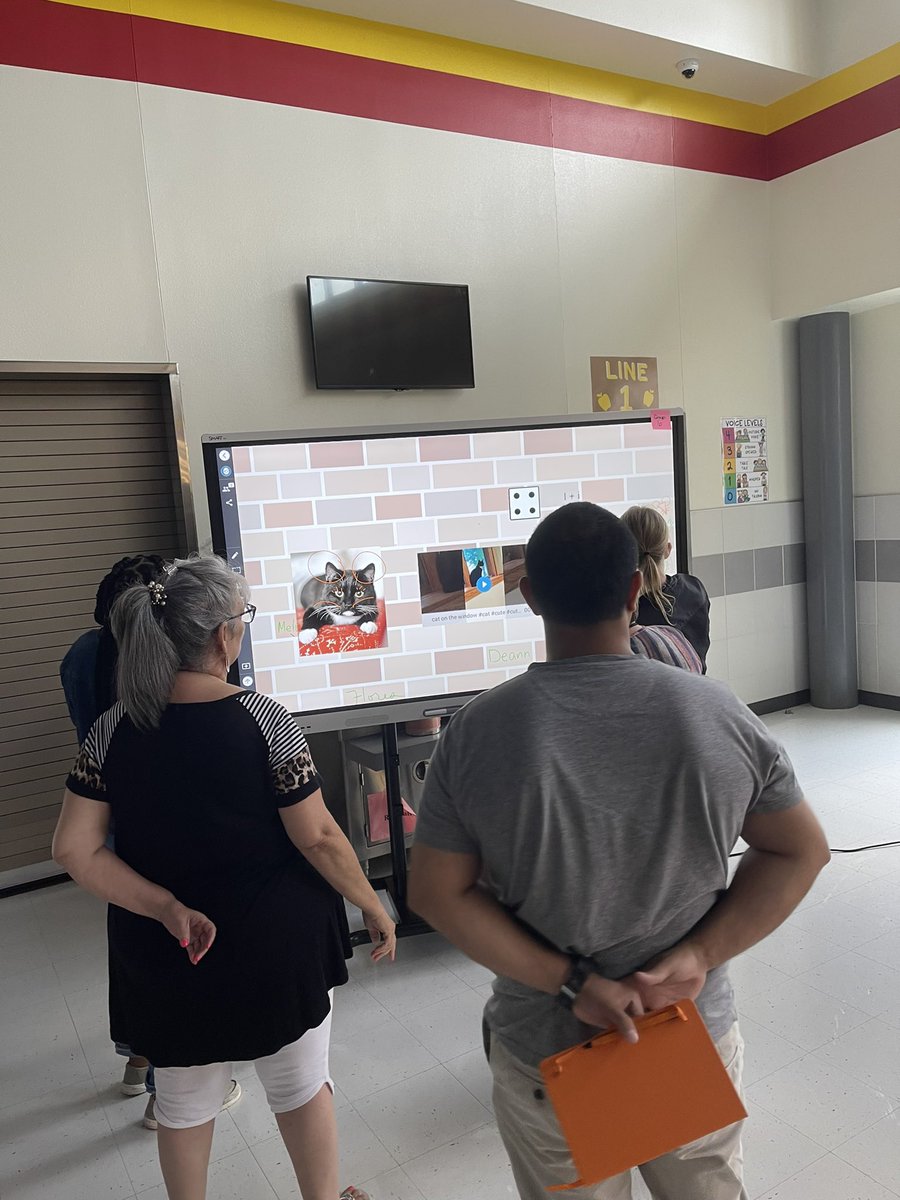 CISD_DigiLearn's tweet photo. Having a great time training these enthusiastic Eastside Elementary teachers on their SMART Panels! #SMARTIQ #Lumio #thrClevleandISDway https://t.co/GRgMWdvPhF
