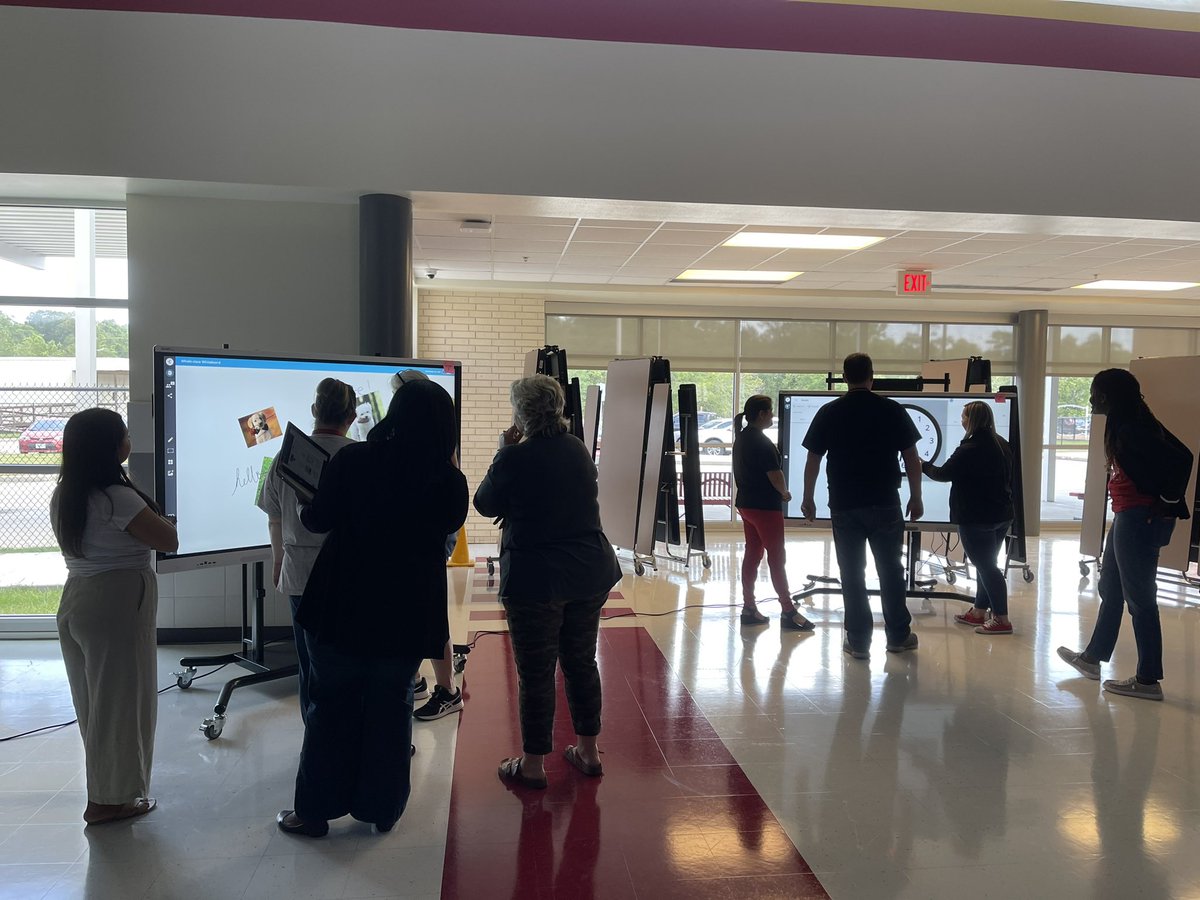 CISD_DigiLearn's tweet photo. Having a great time training these enthusiastic Eastside Elementary teachers on their SMART Panels! #SMARTIQ #Lumio #thrClevleandISDway https://t.co/GRgMWdvPhF