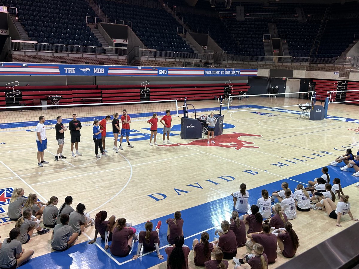 SHLadyCatVB's tweet photo. Team camp kicks off today!!
#settingthebarhigh #puttinginthework https://t.co/xHHD2rCFWU