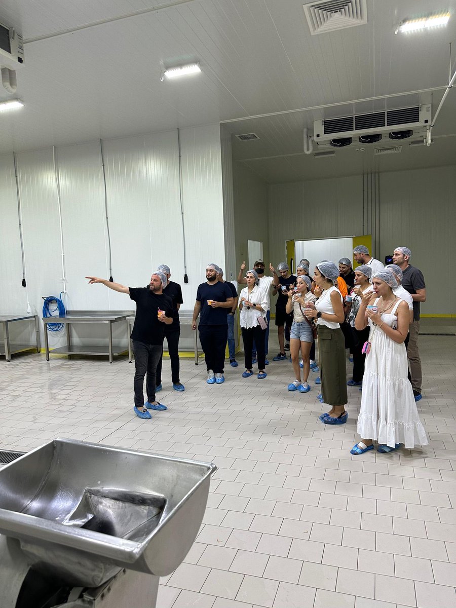 GOSD_Antalya's tweet photo. Dernek üyemiz Ramazan Dikmen’in temsil ettiği Dondurma Dükkanı firmasına teknik gezi gerçekleştirdik.
Kendisine misafirperverliği için teşekkür eder, başarılarının devamını dileriz. #gencosd #teknikgezi https://t.co/poZMV5r20k