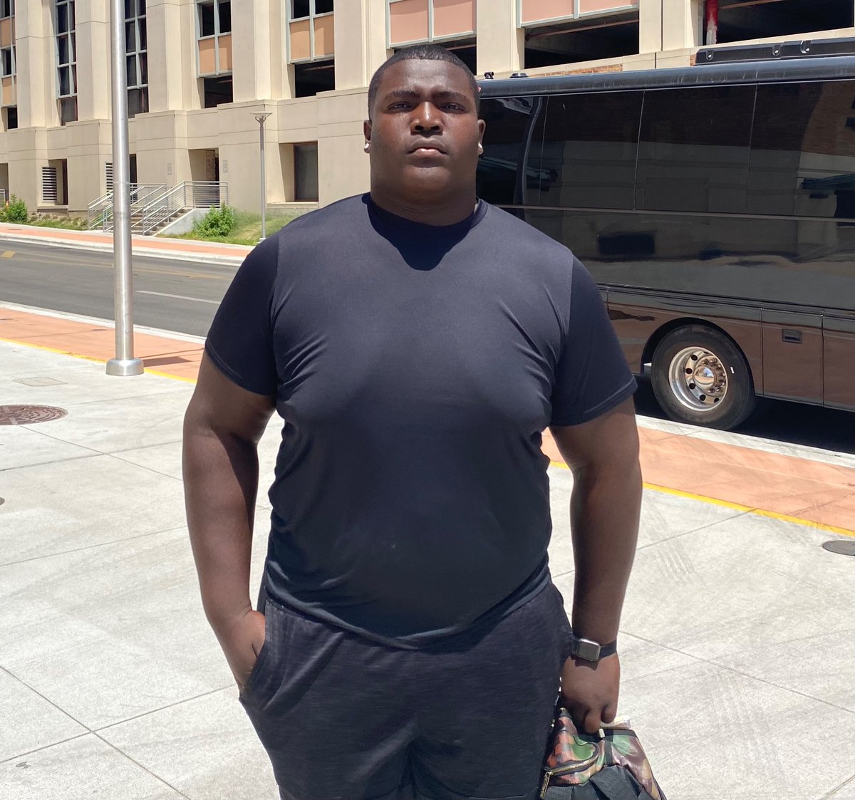GHamiltonOTF's tweet image. DeSoto High 2025 OL @ByronWash25 at Texas Longhorns Pool Party. #LargeHuman 

Head over to @InsideTexas for all the latest on the Longhorns: 
on3.com/boards/threads…