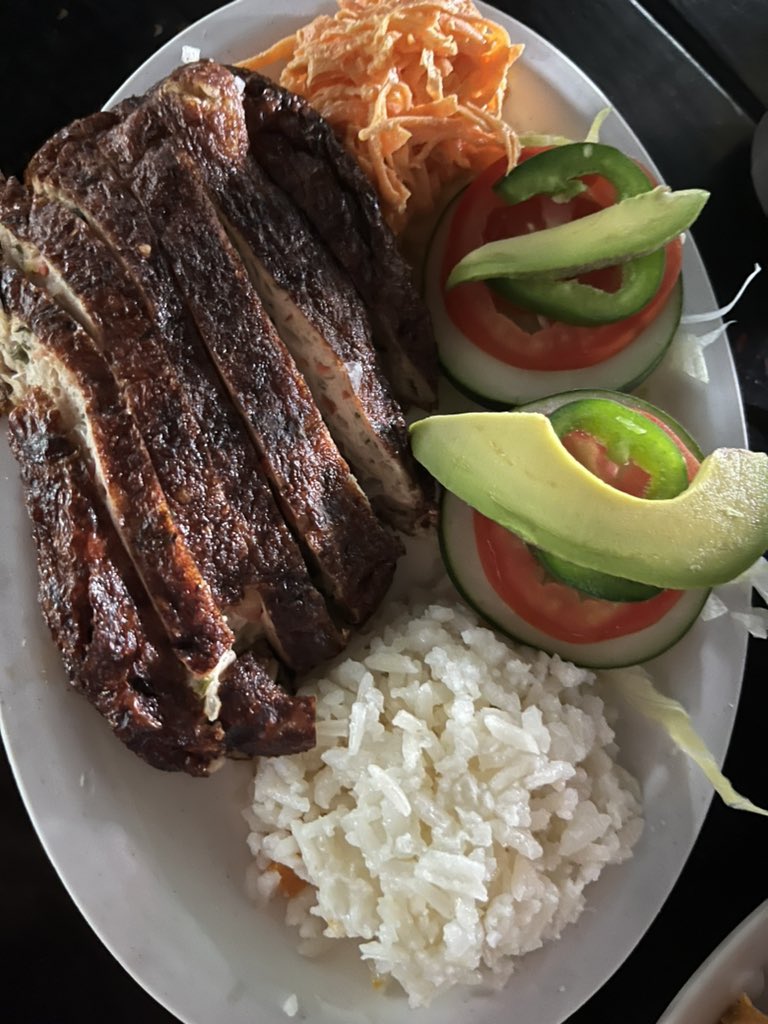 chefbossuet's tweet photo. #ostiones #empanaditas de #cazon y #macabil de @labocabarra #marisqueria #tuxtlagutierrez #chiapas #chiapasfood https://t.co/WyP97cF5da