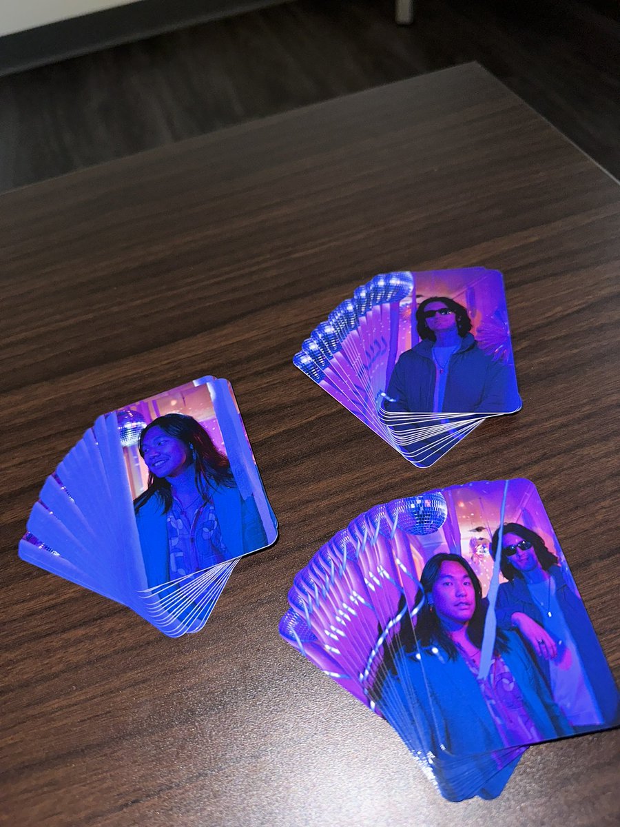 TheBargigs's tweet photo. THE OFFICIAL BARGIGS PHOTOCARDS CAME IN!! DM if you’re interested, LIMITED SUPPLY!! https://t.co/0Wqfq9U4Xo