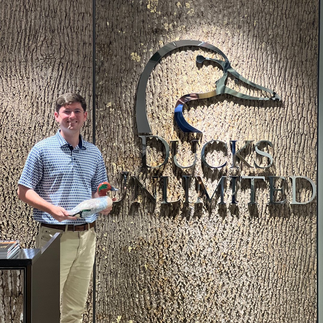 DucksUnlimited's tweet photo. Hey, #TeamDU: Join us in celebrating #NationalInternDay by congratulating Jake for completing his #DuckPolicy internship in our Government Affairs Office in Washington, DC. Thanks for all your hard work, Jake! Good luck this Fall back at @OleMiss! https://t.co/VTKr0ESbvo