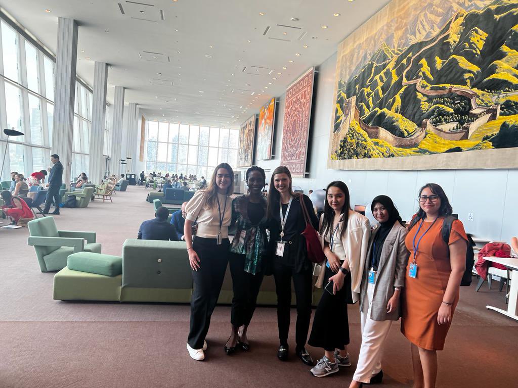 Today, UNITAR NYO Head of Office Ambassador Marco Suazo gave the fellows of the Women in Cyber Fellowship and a colleague from the GFCE a tour of the United Nations Headquarters 🇺🇳