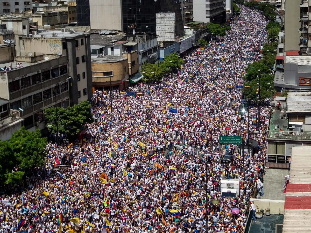 AliomarBracho's tweet photo. ✔️Sí habrá Primarias
✔️Sí habrá UNIDAD en torno al candidato ganador
✔️Sí habrá Elecciones Presidenciales
✔️Sí habrá VICTORIA NACIONAL de la Libertad y la Democracia.
✔️VENEZUELA será Libre!!!

Venezuela volverá a ser de los venezolanos🇻🇪 https://t.co/4e8snEhur5