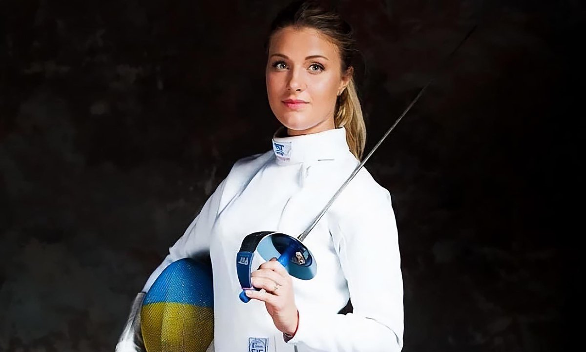 A woman that can show a 🇷🇺 Nazi her place
