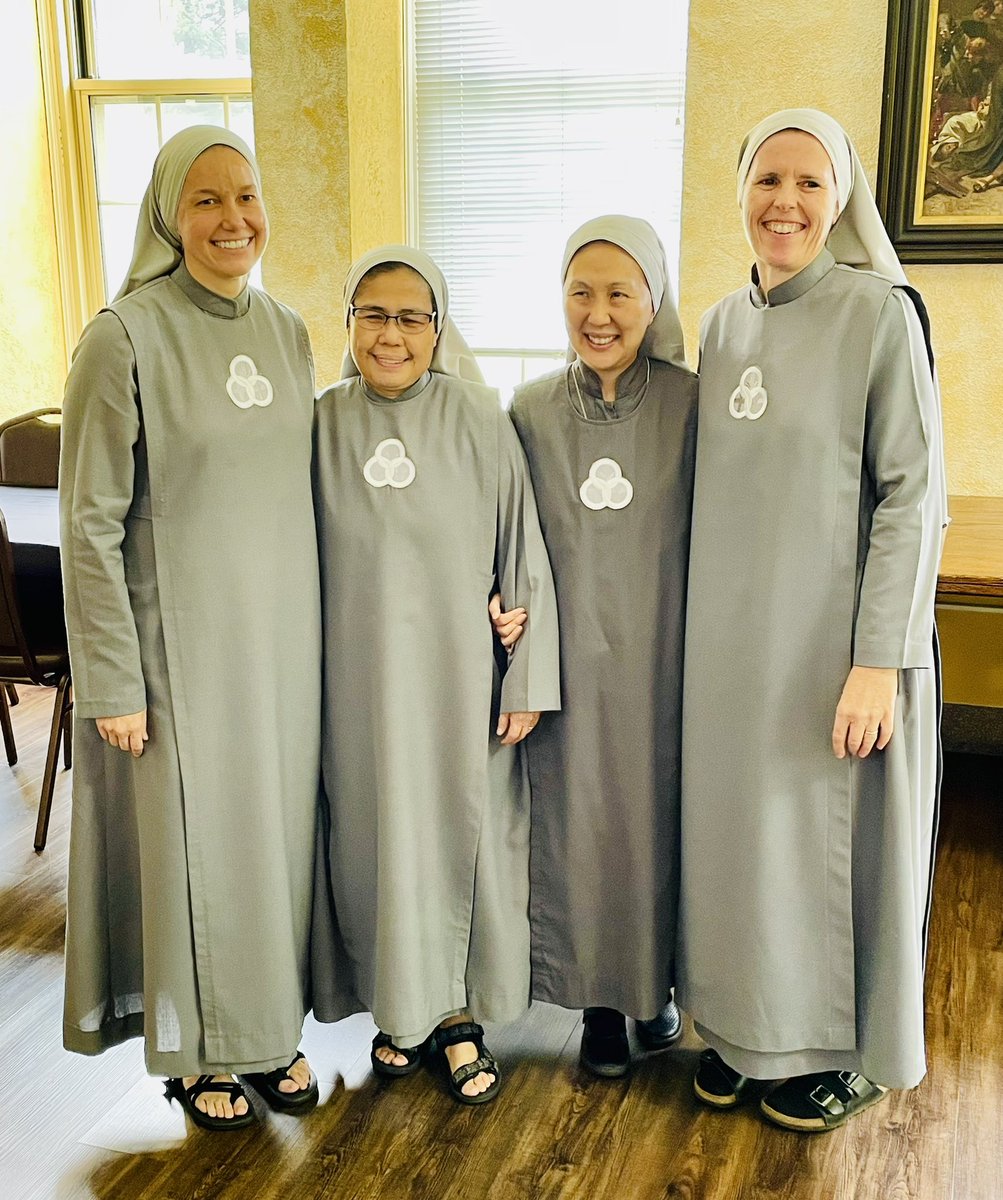 Congratulations to our new <a href="/SOLT33/">SOLT</a> Sisters General Council! 🌹 🙏🏻 
(L to r)
Sr Mary Elizabeth-2nd councilor 
Sr Mary Helen-Vicar General 
Sr Mary Aloysius- General Servant
Sr Megan Mary- 1st councilor