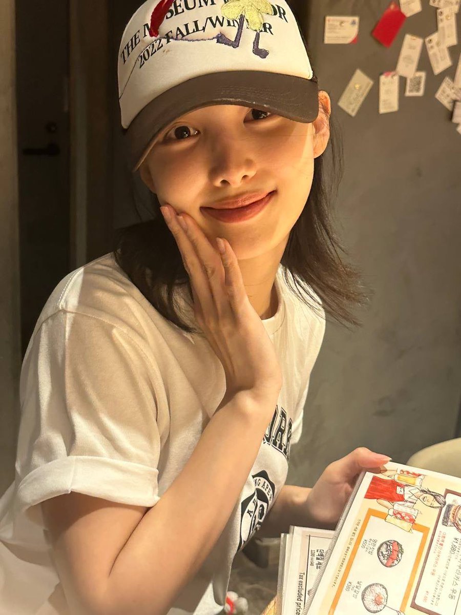 nyrated's tweet photo. nayeon 💭 https://t.co/qbpjnfVNJe