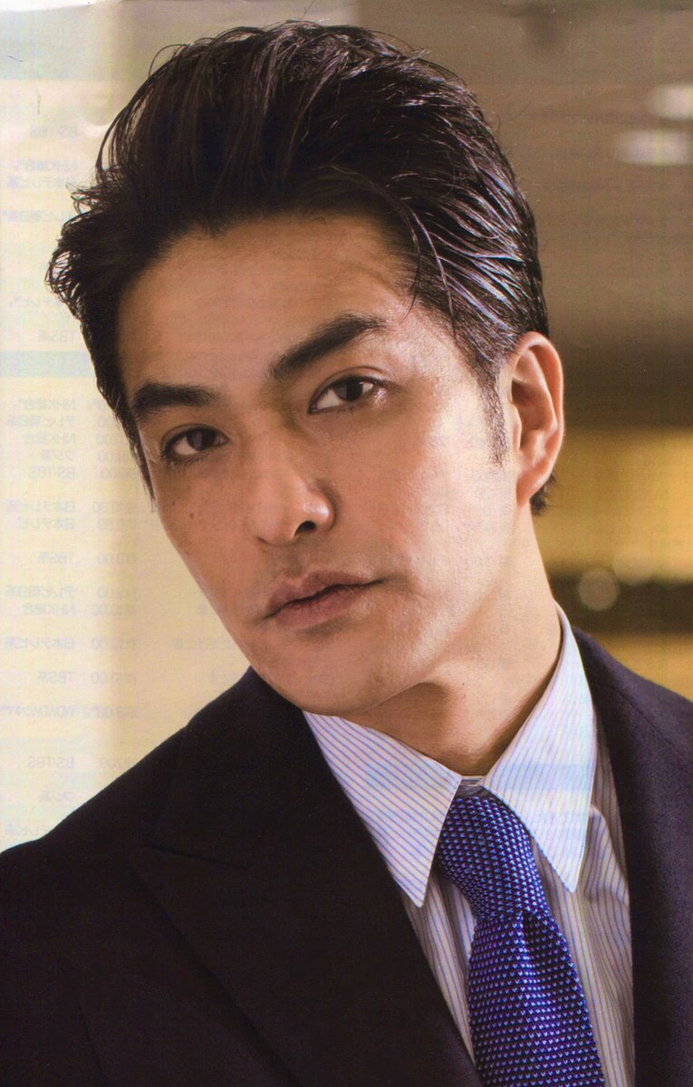 kazuki_fans_usa's tweet photo. 北村一輝 | Kazuki Kitamura ~ TV History Talk (Vol 9) / *Pics from a Magazine we bought, edited, and scanned for our Fan Page.*
*See a few more: https://t.co/kEuJ4M0d9X
#北村一輝 #kazukikitamura
#北村一輝さん #japanesemagazine
#雑誌 https://t.co/Ng7tJ6m34j