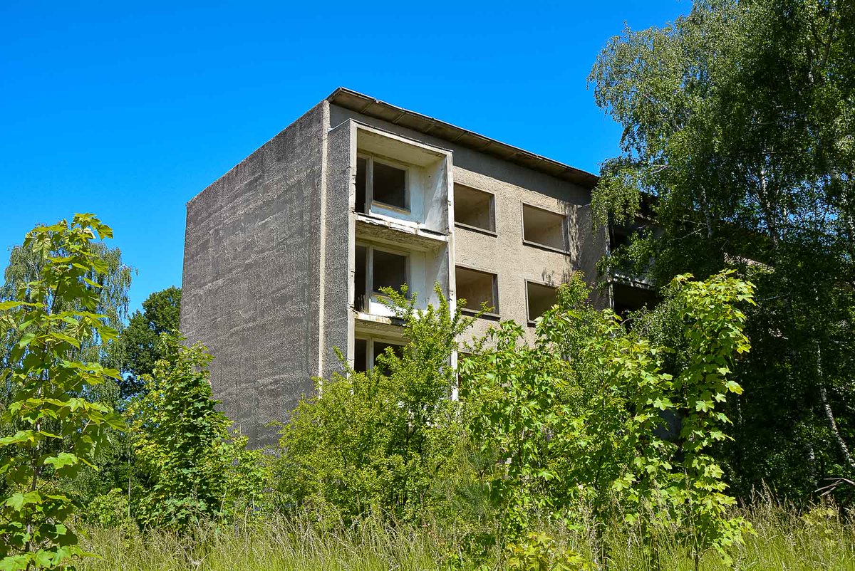 iamkosmonaut's tweet photo. We explored the remnants of the Flugplatz Alt Daber, once home to countless German Paratroopers, followed by hundreds of Soviet Soldiers. 

https://t.co/jUJTfO4WY8 

#lostplaces #Germany https://t.co/1I22znxGJr