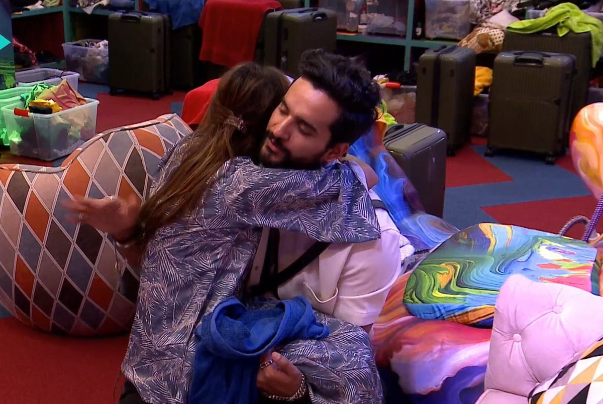 Iamcagarwal's tweet photo. #Abhisha I love their bond❤️. Lalla lalla Lori A stress buster to watch their gang of 4 rather than toxic five. #BigBossOTT2 #ManishaRani𓃵 #AbhishekMalhaan𓃵 #ElvishYadav𓃵 https://t.co/c17E0vHlN9