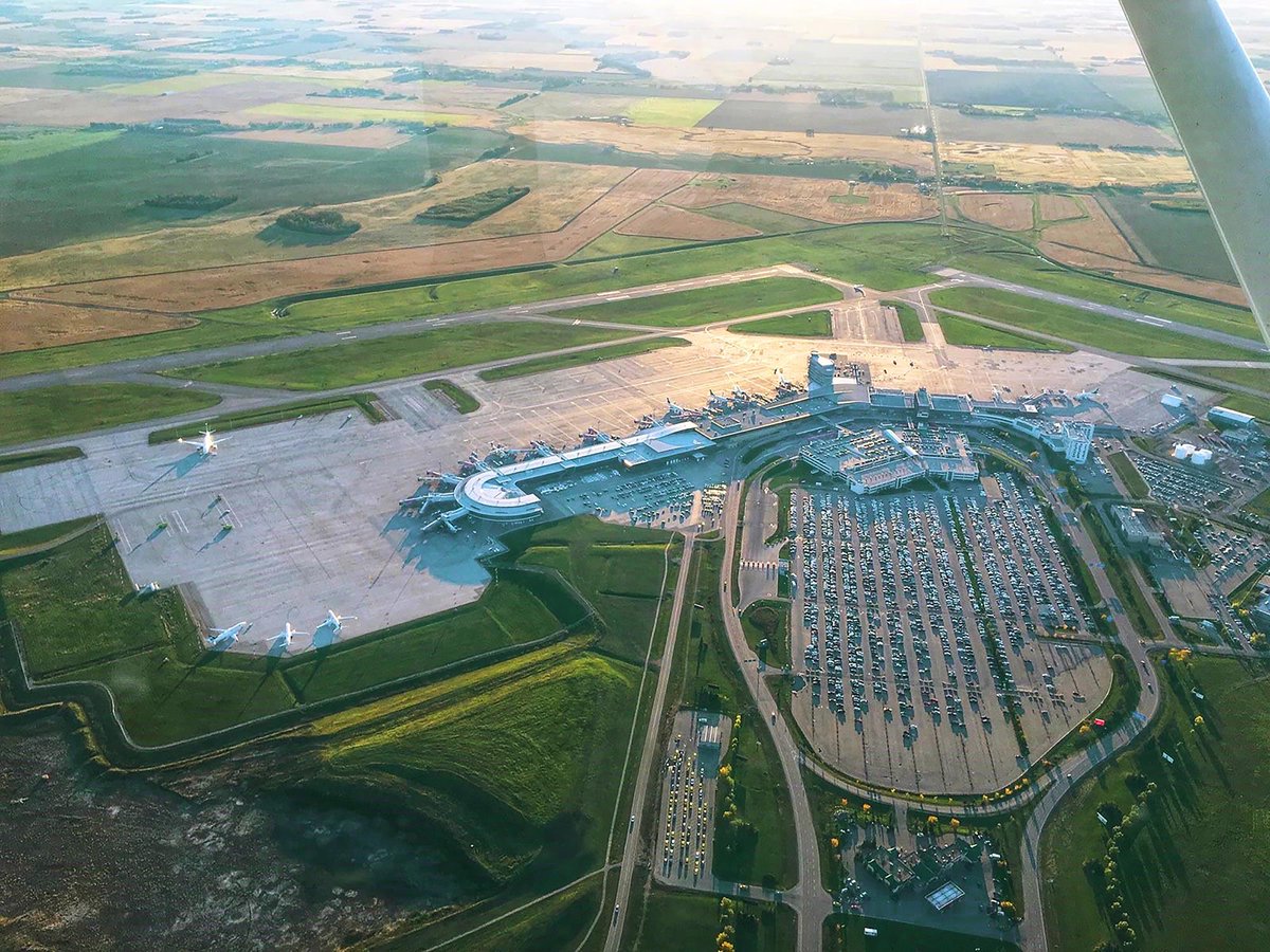DB_Technologies's tweet photo. As part of its commitment to enhancing facility operations &amp; passenger experience, @FlyYEG engaged our team to evaluate its systems capabilities &amp; readiness to integrate with evolving digital technologies. https://t.co/NSG3sSBXYy #tech #iot  #cx #smartairports #smartbuildings https://t.co/DNmuwrGKLZ