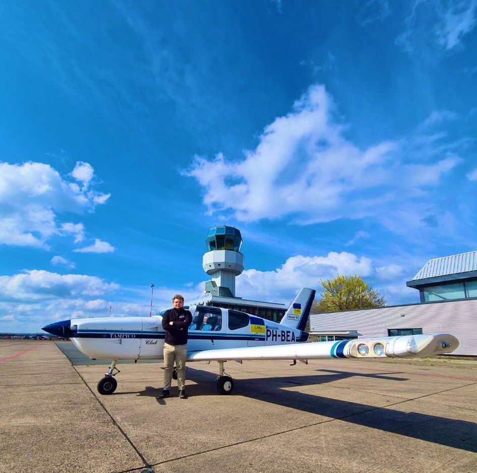 SamGuichelaar's tweet image. In late April, I flew to the Polish border with Ukraine, Rzeszow, to deliver humanitarian aid to Lviv, Ukraine.
It was one of the most rewarding things I’ve done in years. We’re planning a new trip, but first let me show you how our previous trip went!
youtu.be/ZHCFZUeTKF0