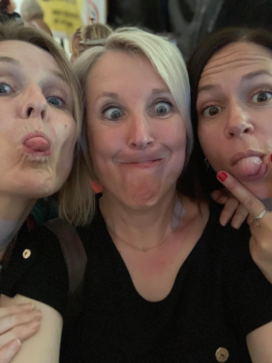 CraigStoneUK's tweet photo. When you leave your phone alone for two minutes.. 

Life would be soo different without you guys xxx 😘 #friends #fakeFest #Taunton #boundaries #Aliens 🥹🥰😍 https://t.co/bntafEvvl6