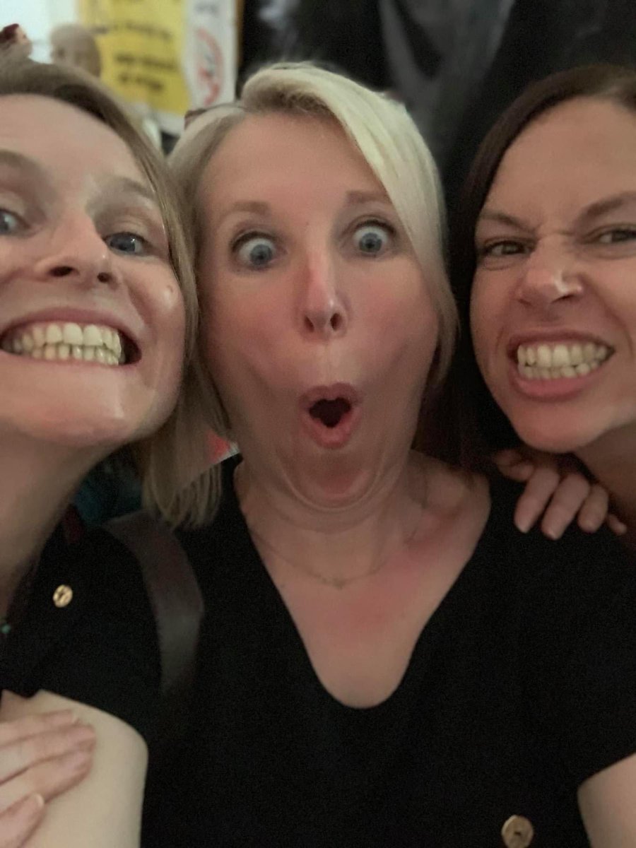 CraigStoneUK's tweet photo. When you leave your phone alone for two minutes.. 

Life would be soo different without you guys xxx 😘 #friends #fakeFest #Taunton #boundaries #Aliens 🥹🥰😍 https://t.co/bntafEvvl6