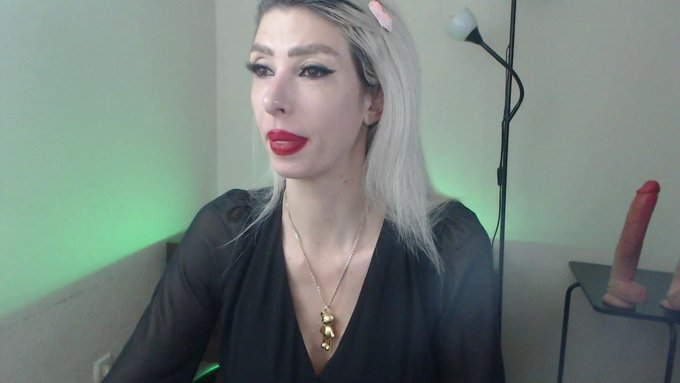 I'm online @MyFreeCams! #onmfc https://t.co/PlGLdxpm31 💚 https://t.co/z7lGVmGYMF<a class="tags" href="/tag/myfreecams">@myfreecams</a><a href="/tag/onmfc"class="tags">#onmfc</a>