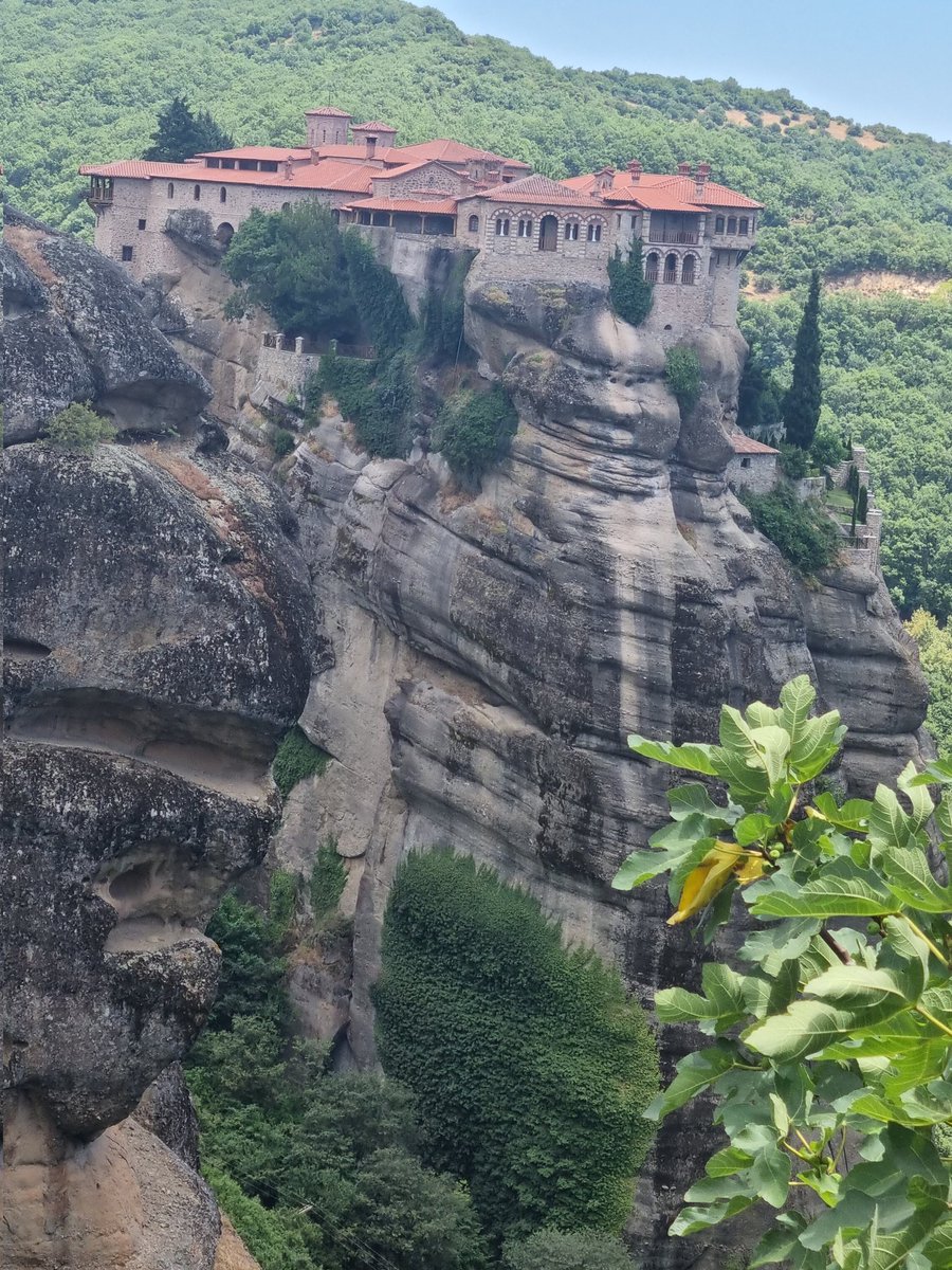 PiPronat's tweet photo. #Metheora #Grece https://t.co/CvvduqW65q