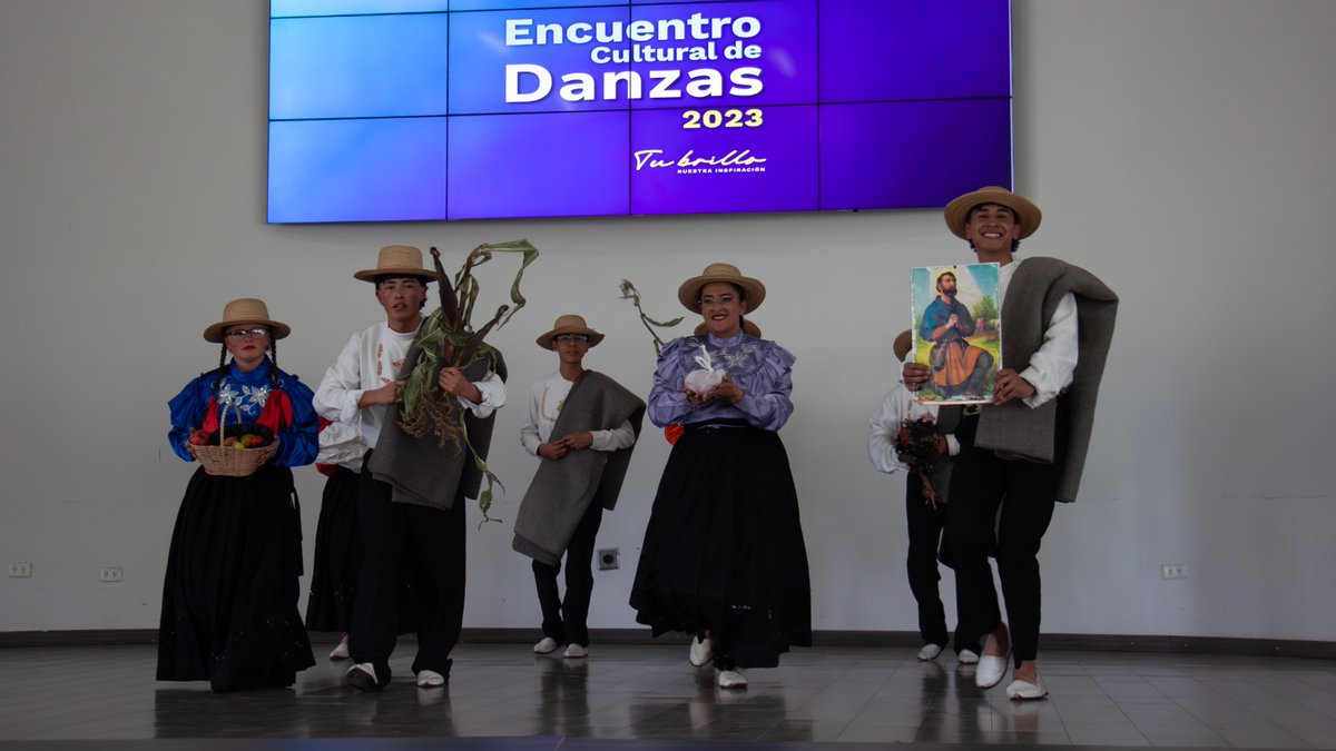 SENABoyaca's tweet photo. Nuestros Centros de formación #CIMM #CEDEAGRO y  #CEGAFE se dieron cita en #Sogamoso para desarrollar el encuentro cultural de danzas folklóricas @SENABoyaca,  nuestros aprendices bailaron los  ritmos típicos colombianos, 💃🕺 el ganador se va para Armenia (Quindio). https://t.co/tLvc9I1kFn