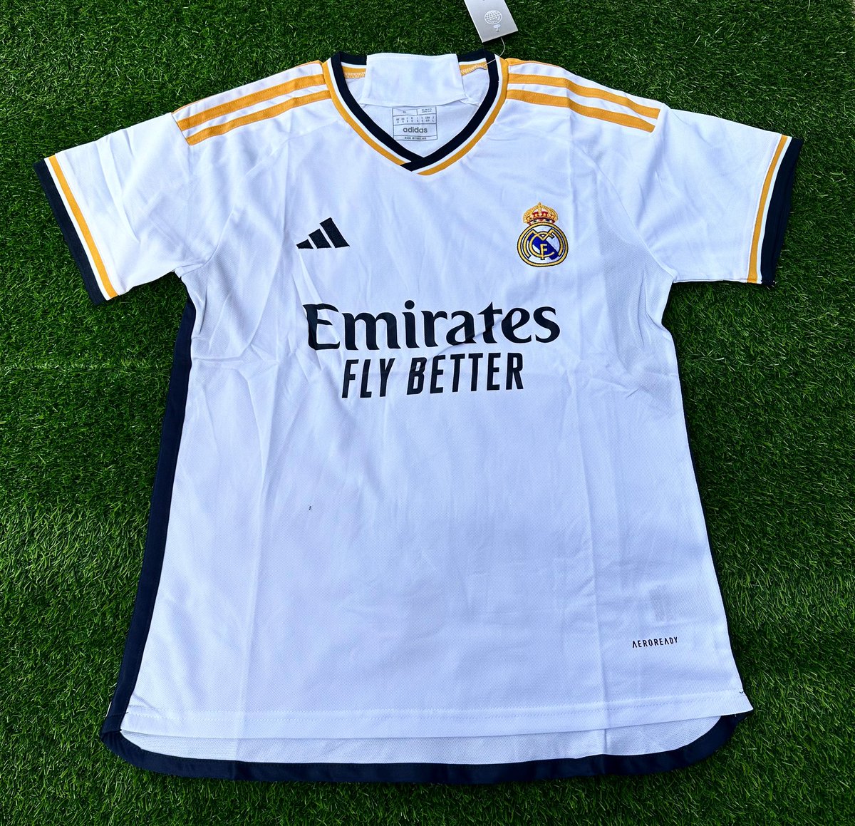 NafSad_'s tweet photo. New in!!!
🟩PRICE: 4500
Wholesale:4k

Sizes:S- XXL

Customisation: Nam(800) Number:700 each Digit

Retweet Please👏 https://t.co/5LHHHBA9Fv