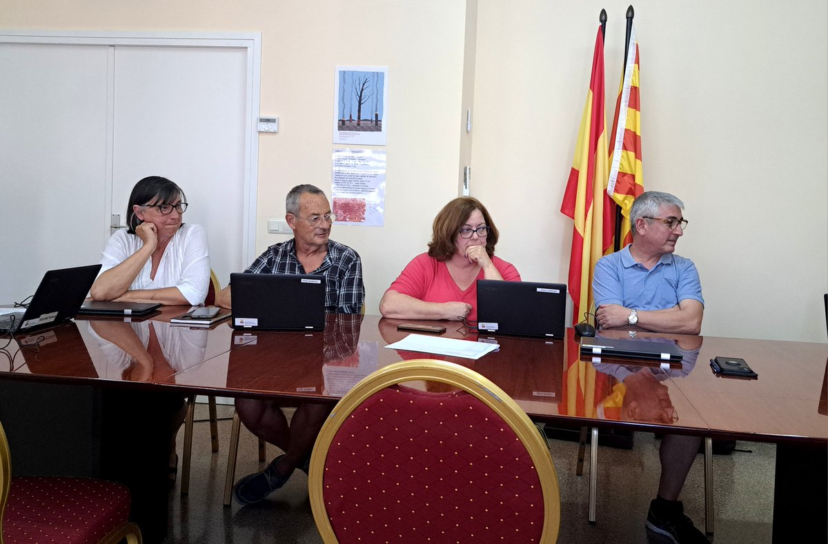 melibarberor's tweet photo. Avui a #PontdeMolins per assistir al ple extraordinari amb el que s'inicia el mandat del nou govern municipal d' #ErcMes. Convençuda que fareu molta I bona feina!! ✌️
@MESPMolins
@MESCGironines
@MovEsquerresCat https://t.co/JSpqrZGBOS