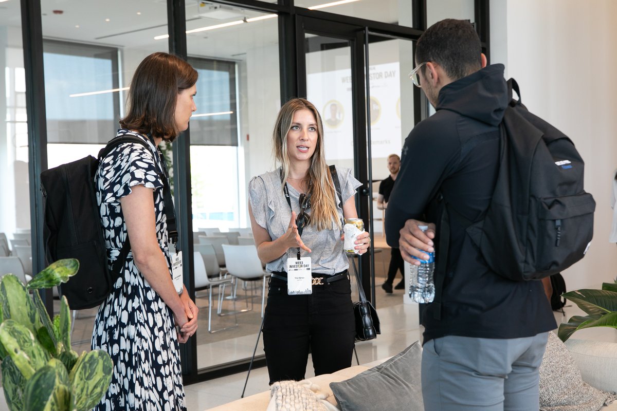 PerfomanceAI's tweet photo. Last week, Alpha Trend was invited to participate in conversations during the Web3 Investor Day Conference organized by @decasonic . We are excited to be growing together in this ecosystem. 

#Web3 #conference #NFTs #invest https://t.co/buLX9xovv5