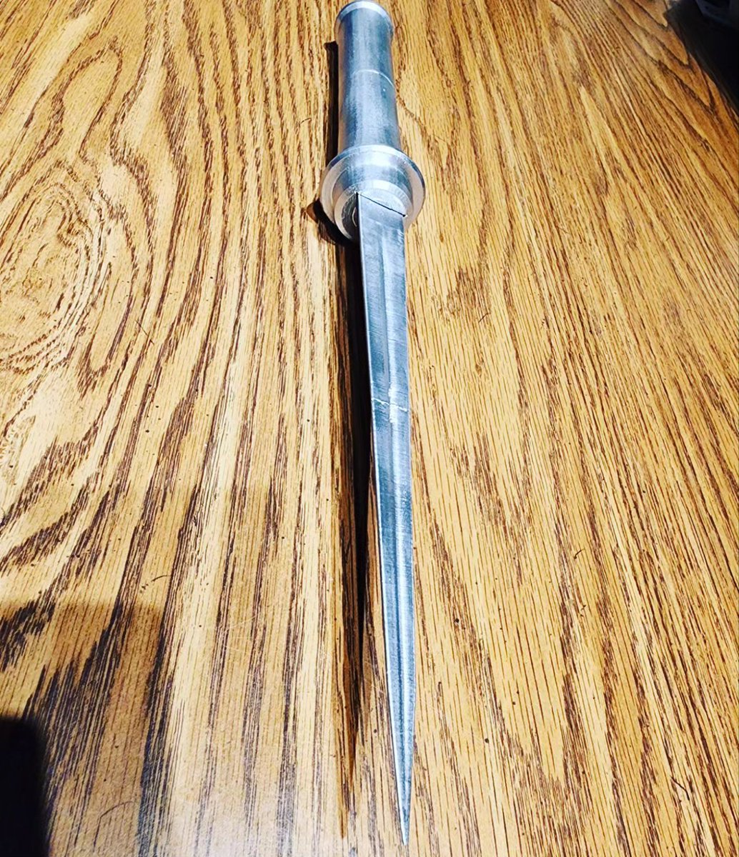 CustomMadeFast's tweet photo. Check out these prints from our shop! The Angel Blade from Supernatural, the Witcher coin, and a wand stand! Which would you add to your collection? #Supernatural #TheWitcher #HarryPotter #HogwartsLegacy #WitcherCoin #AngelBlade #WandStand #CustomMadeFast https://t.co/LdedUt66HO