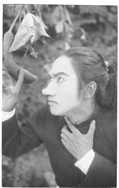 Ryūnosuke Tsukigata (月形龍之介) dans «  Cyrano de Bergerac »『白野弁十郎』(1929年) réalisé par Eiichi Koishi  
#小石栄一 #CyranoDeBergerac

« C’est un roc ! ... C’est un pic ! ... C’est un cap ! Que dis-je, c’est un cap ? ... C’est une péninsule ! »