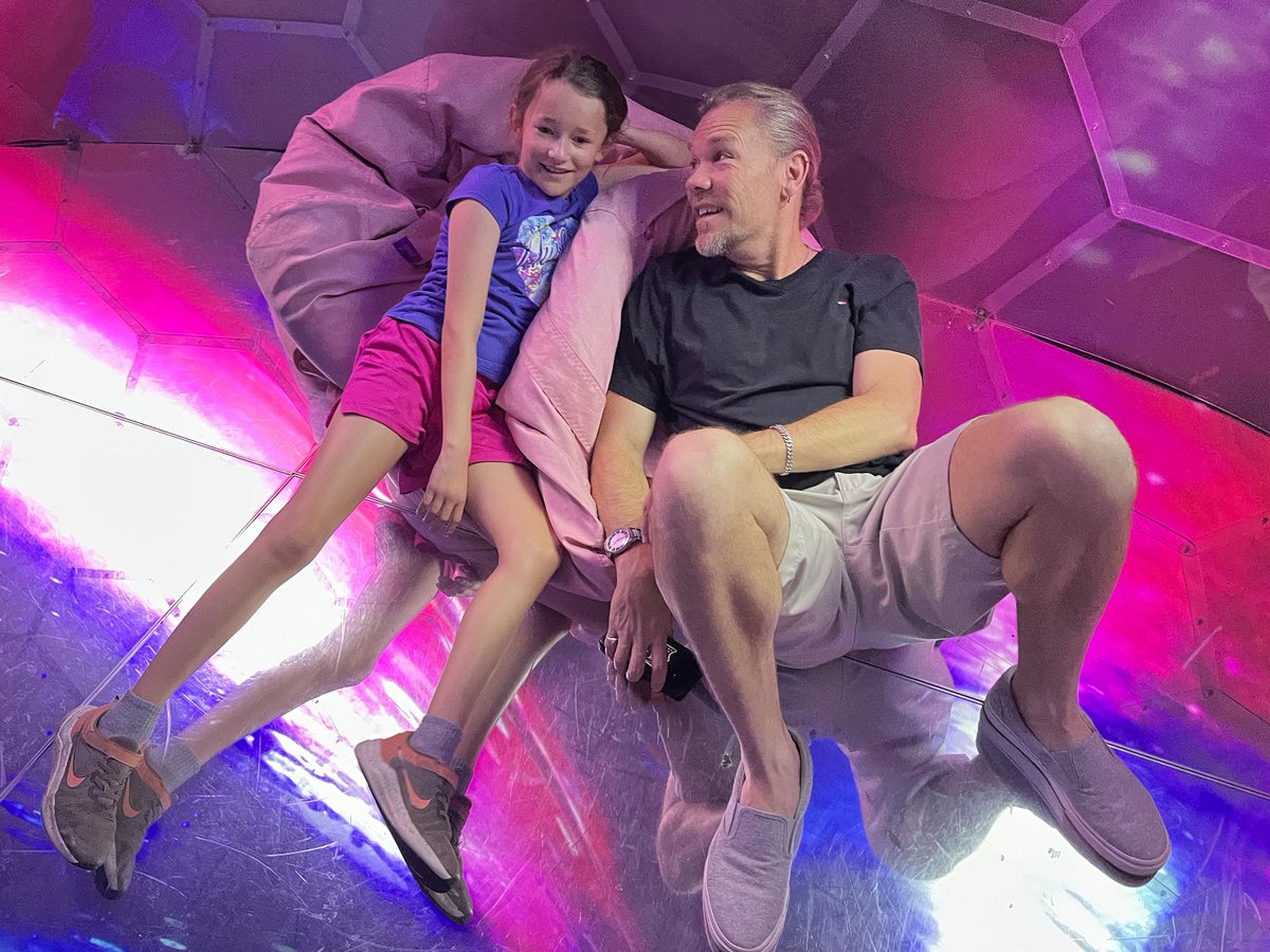 ericjguignard's tweet photo. Went to the BUBBLE WORLD EXPERIENCE yesterday in Montebello with my mom and 9-year-old daughter. What a wild, fun, unique exhibit!
#BubbleWorldExperience
https://t.co/4Rk2ZENS76 https://t.co/robPJgKARy