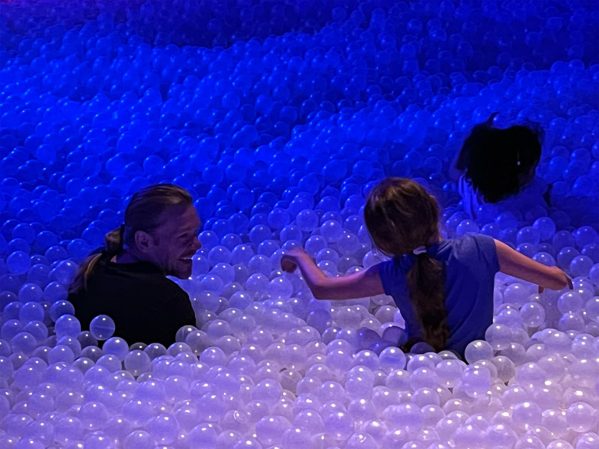 ericjguignard's tweet photo. Went to the BUBBLE WORLD EXPERIENCE yesterday in Montebello with my mom and 9-year-old daughter. What a wild, fun, unique exhibit!
#BubbleWorldExperience
https://t.co/4Rk2ZENS76 https://t.co/robPJgKARy