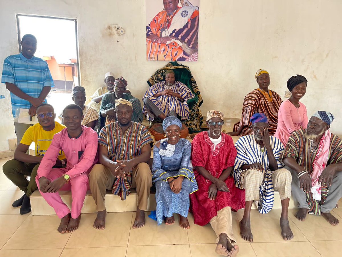 WeKnowGhana's tweet photo. In pursuit of profound knowledge,We Know Ghana set foot in the hallowed grounds of Dakpema Place, Tamale. This was a pivotal part of our project, aimed at unraveling the mysteries of the traditional judicial process and its intriguing contrasts with the contemporary legal system. https://t.co/YwhiqyJ4Ca