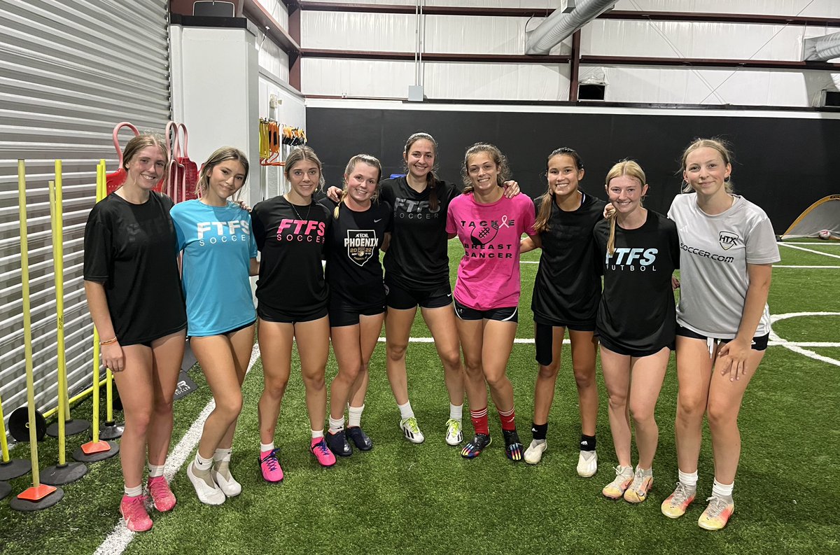 victoriadlt2026's tweet photo. When you get the chance to compete and train with #ballers, your ⚽️ skills will only go 🆙⬆️🔝. Thank you 🙏🏼 Ty @FTFSsoccer for a great week‼️ I’m attending 2️⃣ ID Camps this weekend in ⚜️Louisiana and I’m 💯 ready to drop 💣🔥. @ImCollegeSoccer @ImYouthSoccer @SoccerMomInt @UWAA_United
