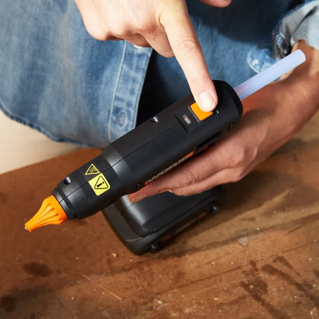 SusieQpon's tweet photo. 🧰 The WORX 20V Power Share Full-Size Hot Glue Gun Giveaway! Open to US &amp; ends 8/1. #giveaway #crafting #homeimprovement #upcycling #woodworking #worxtools #diy @WORXTools 👉🏽 https://t.co/puyGsTgHX8 https://t.co/fuhC5sicDB