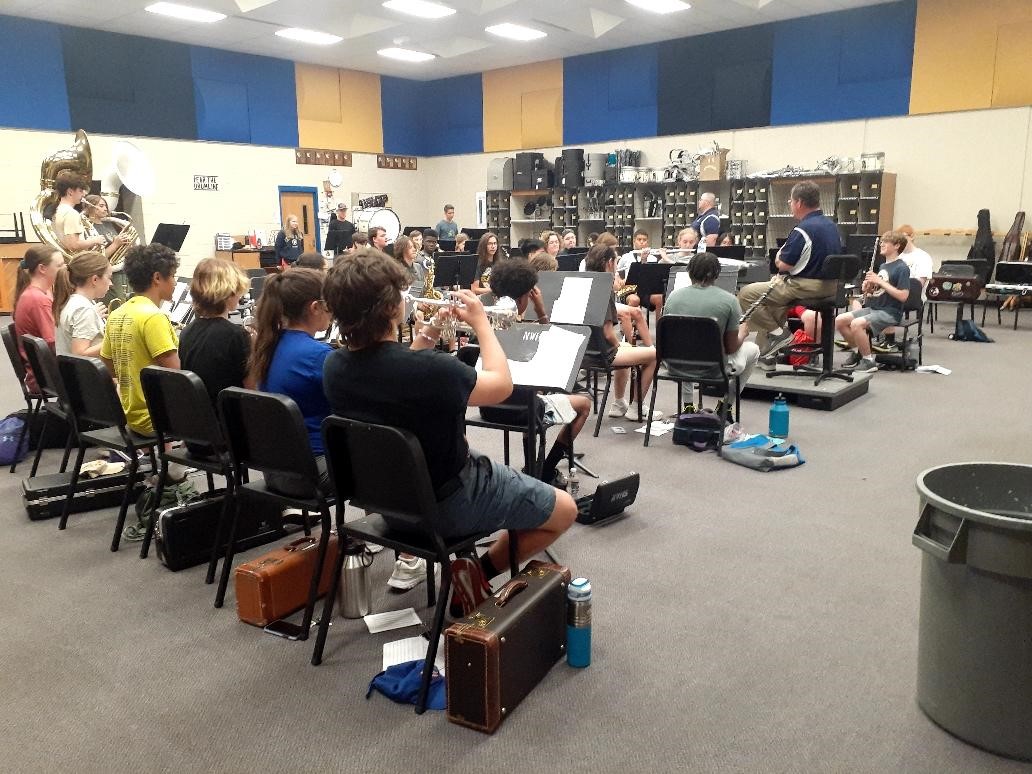 FineArtsUSD259's tweet photo. Even though it's still Summer, WPS HS Band Camps are up and running (marching:)). Best of luck to our Students/Staff & make sure to catch a halftime show at one of our #GWAL FB Games! @WichitaUSD259 @wichitaeastband @Wichita_NW @WichitaSEHS @wnorthinst #wpsproud @WPSAthletics https://t.co/BA2zCdPPrf