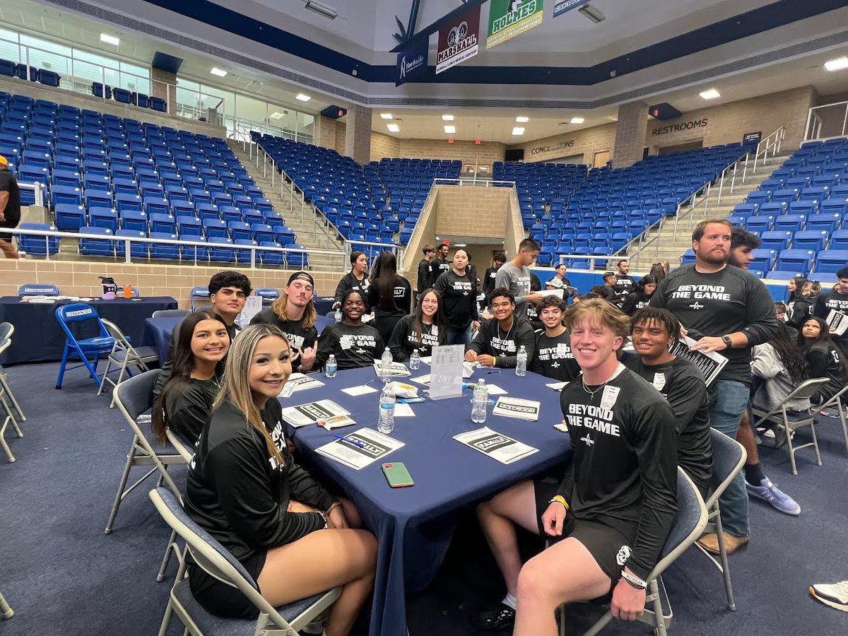 NISDBrennan's tweet photo. Brennan student athletes at the NISD Servant Leadership Summit! #BFND https://t.co/FdiByWLadu