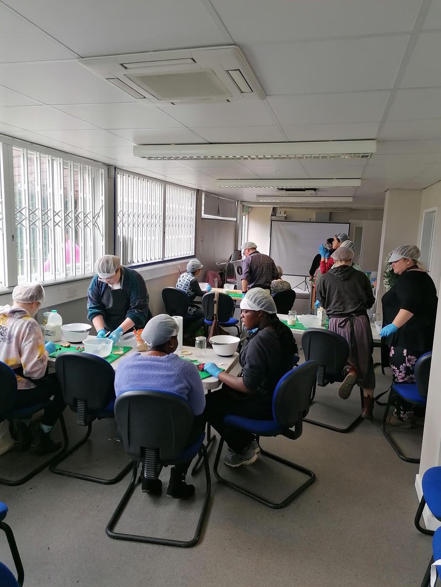 Northern_LilyGM's tweet photo. Amazing learning with @HalehMoravej &amp; Aliyah the benefits and methods of making Kefir an ancient method of preserving food🫙 

#sustainablefood #BrainHealth #guthealth #community #learning #oldhamhour

@ABLHealth @YHOldham @OldhamCouncil @StirToAction @FirstForFCHO  @SupportSawn https://t.co/Vbjlz73pET