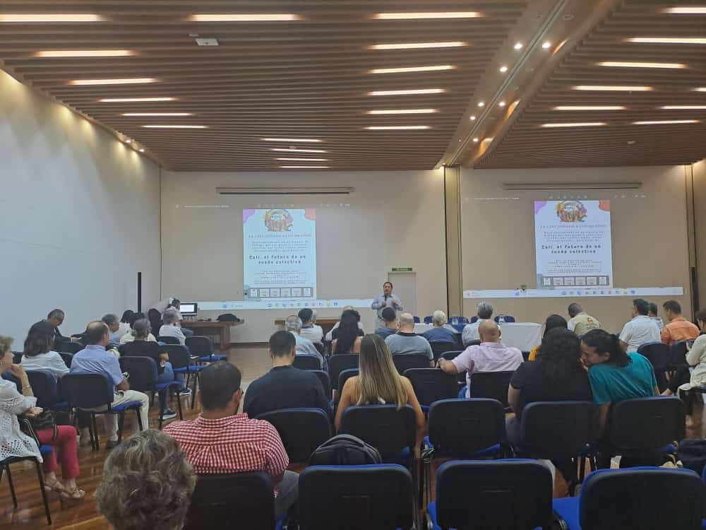 tierrapazifica's tweet photo. En estos momentos diversas organizaciones nos encontramos en el conversatorio La Cali soñada en sus 500 años. Nos juntamos en la sensibilidad de construir una #VisionCompartida al 2036. https://t.co/W3Y2SGQ59Q