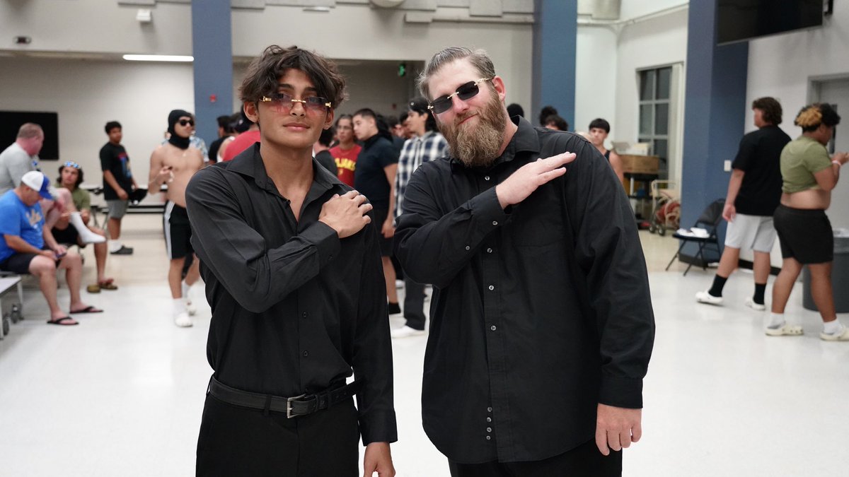 SummitSkyhawkFB's tweet image. Last Night’s Camp Dinner Our Theme Was Twin Night! #CampWeek #SummitFootball #Dinner #Theme #TwinNight