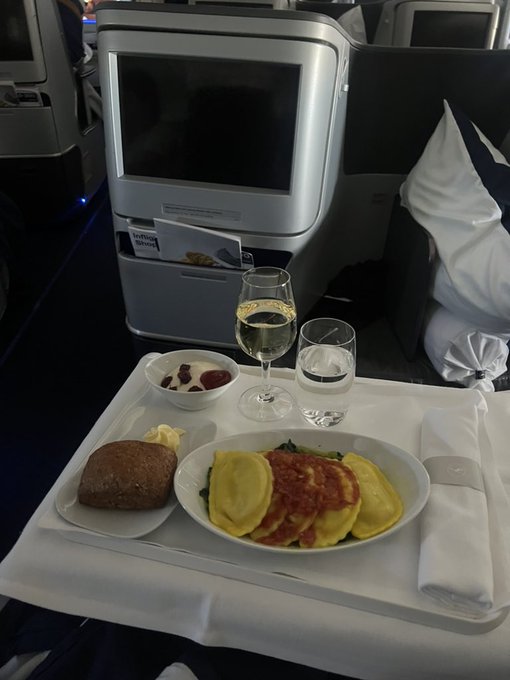 ✈️ https://t.co/hVN0UShEFn