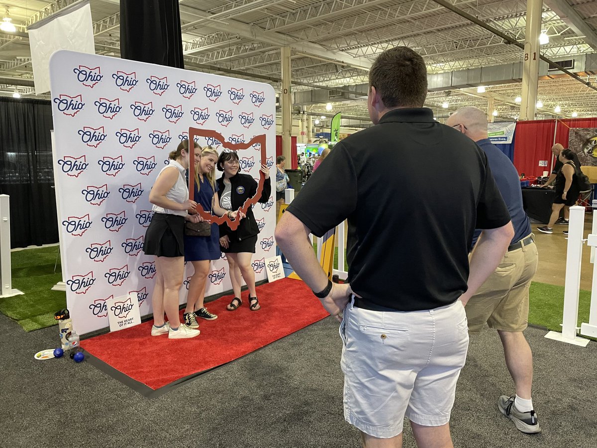 OhioCommerce's tweet photo. 🎉🎪 Day 2️⃣ of the Ohio State Fair, and our booth is buzzing with excitement! 🎡Come see our booth located inside the Bricker Building! 🎪🎈 #OhioStateFair #OhioCommerce #JoinTheFun
#CommerceHouse https://t.co/2XqGbwyfZJ